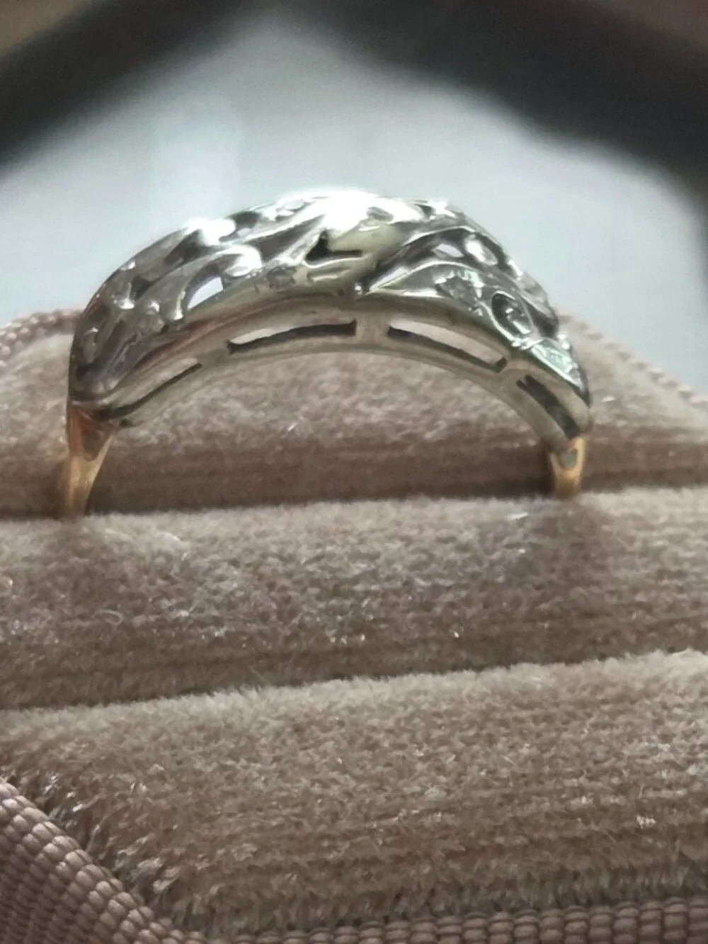 Vintage Two-Tone Yellow & White Gold Scroll Filigree Diamond Ring - Size 6